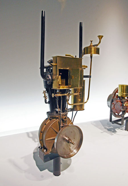 (85-1a) 08-01-15_1871 1886 Daimler Single-Cylinder Engine(theGrandfatherClock).JPG